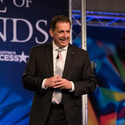 Dave on Stage (1) Dave McGhee on Stage